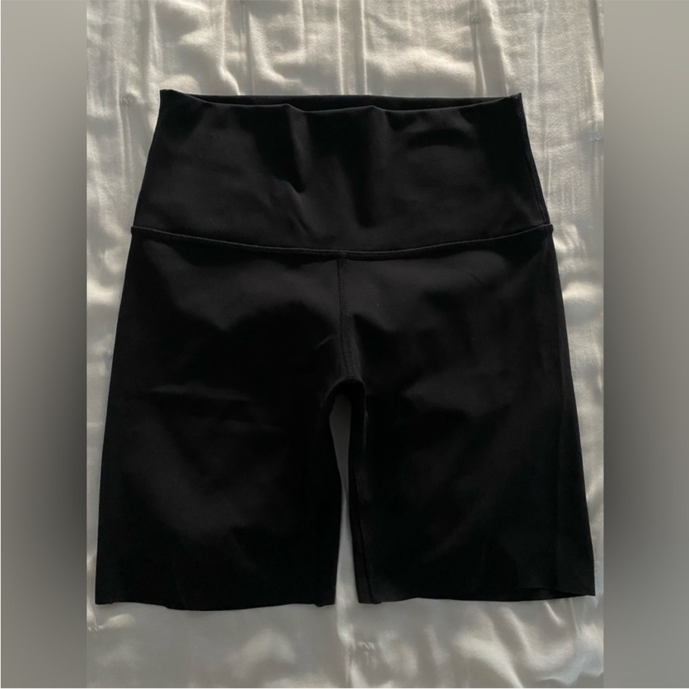 Lululemon Wunder Under Short Size 4 Black 6”